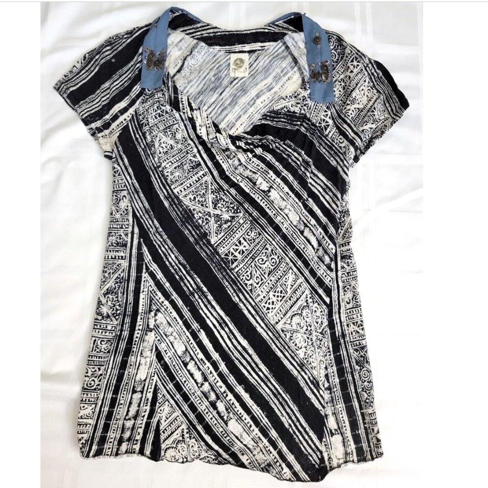 5/$15 SALE! Anthropologie Tiny Draped Neck Tribal T-Shirt Tee Top S/S Beaded
